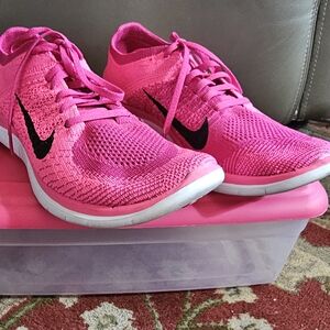 Nike Pink Flyknit Athletic Shoes Lightweight Breathable